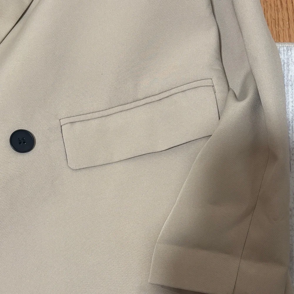 Classic Beige Women's Blazer - Picture 6 of 7